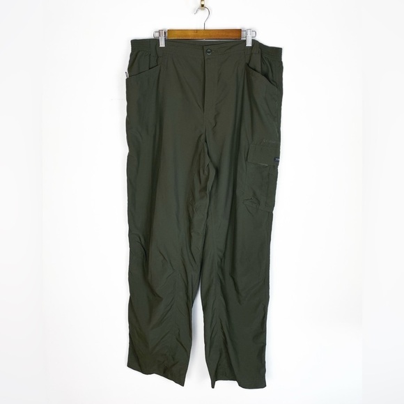 COLUMBIA Titanium Army Green Hiking Pants Mens size XL - Picture 1 of 7